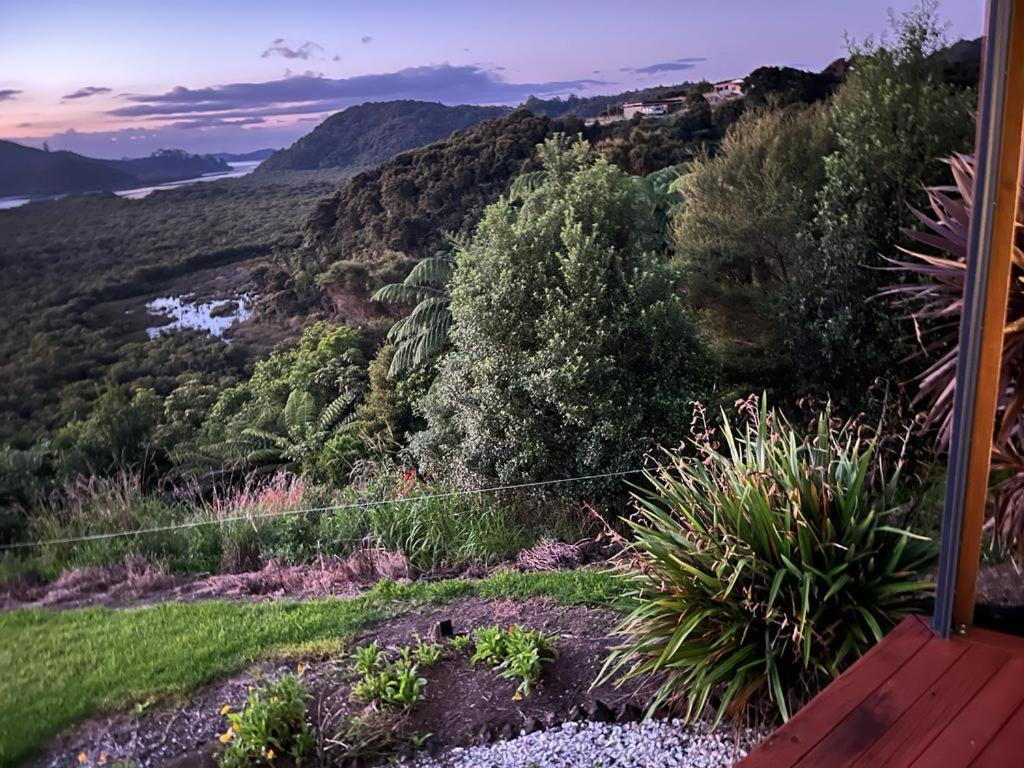 Taranaki Hotel Waihaha Bagian luar foto